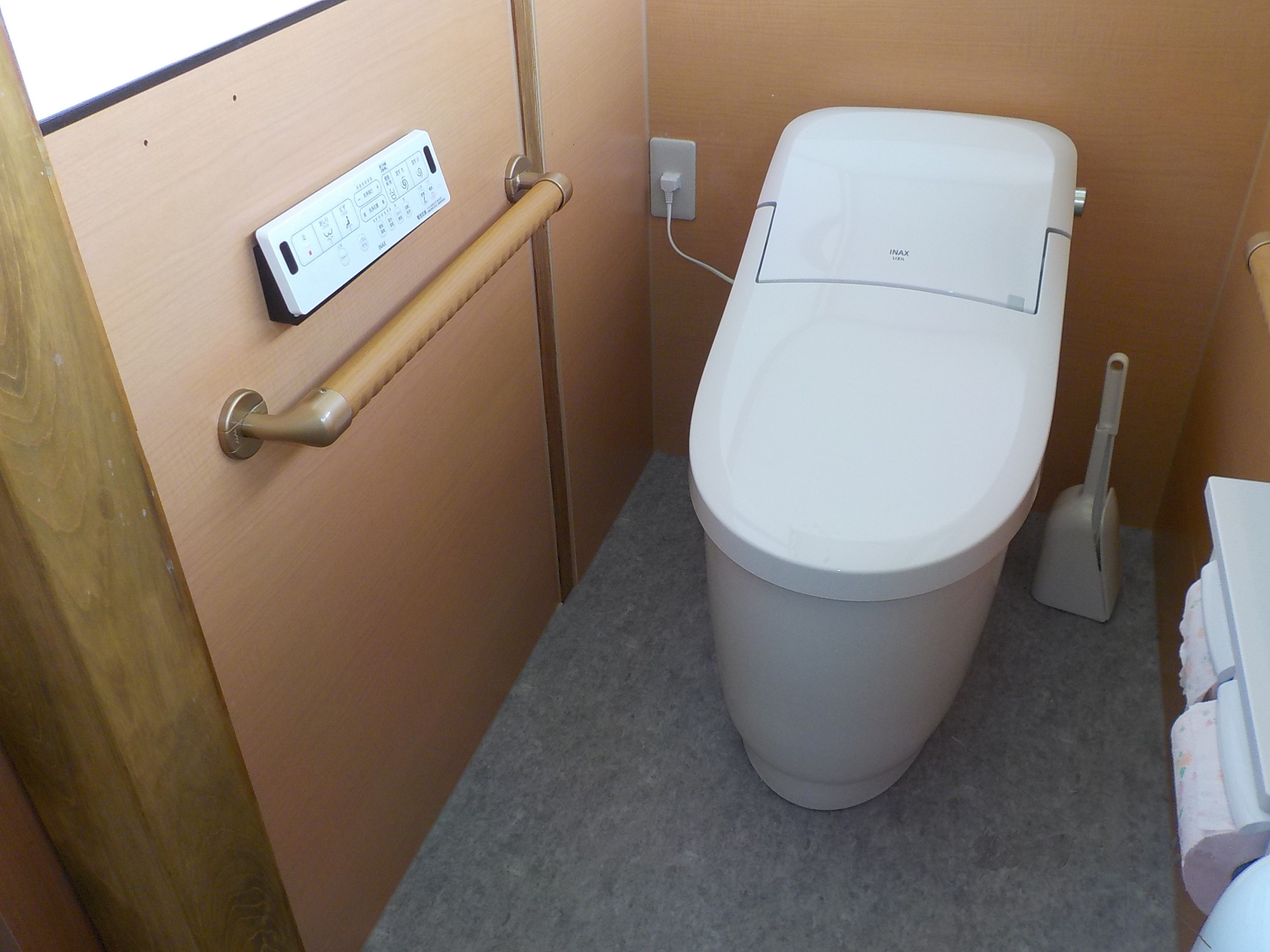 トイレリフォーム】足腰の弱ったお父さんのためにトイレを快適に 